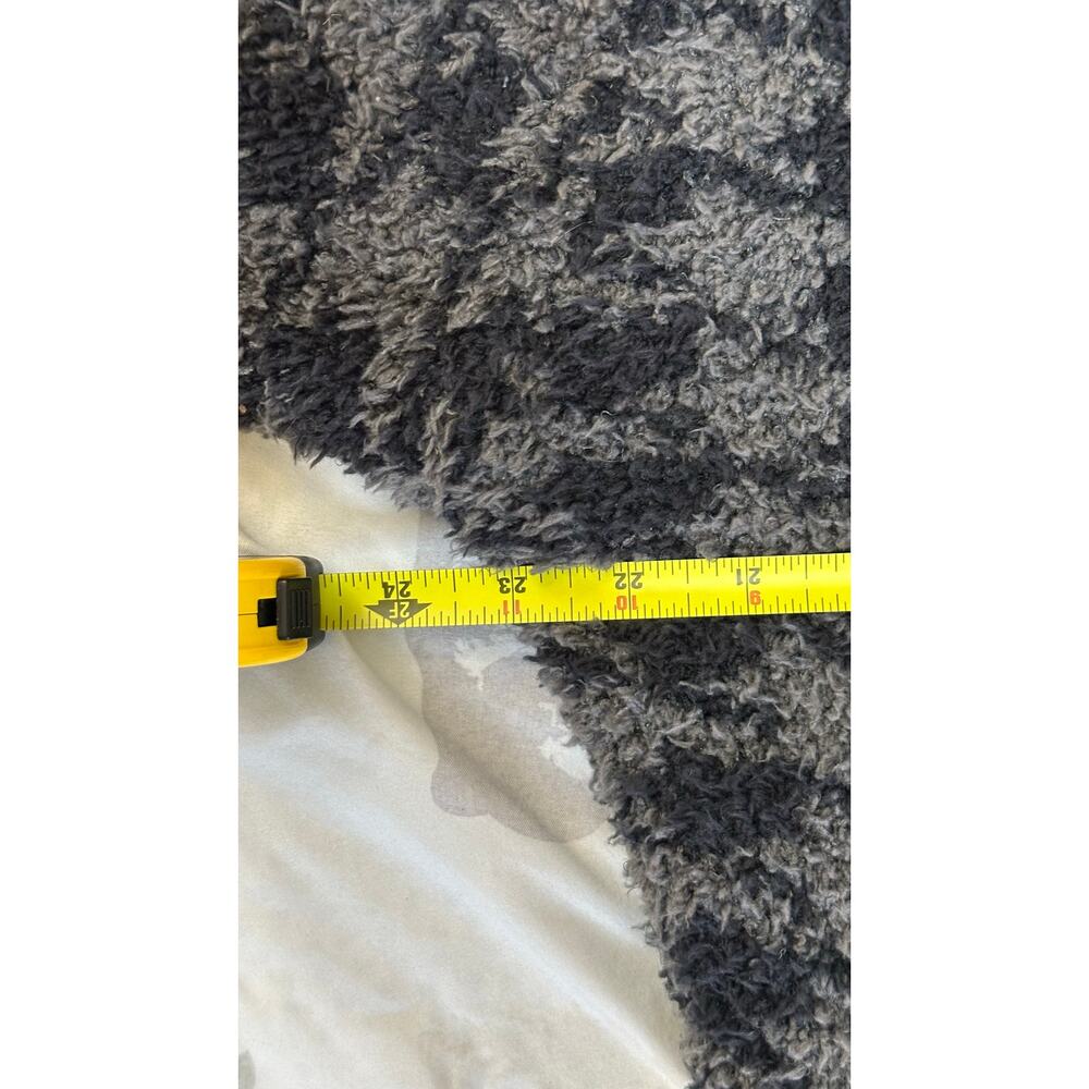 SKIMS Women’s Grey Black Fuzzy Knit Sweater Size L/XL Soft Plush Crewneck NWT - Picture 3 of 6